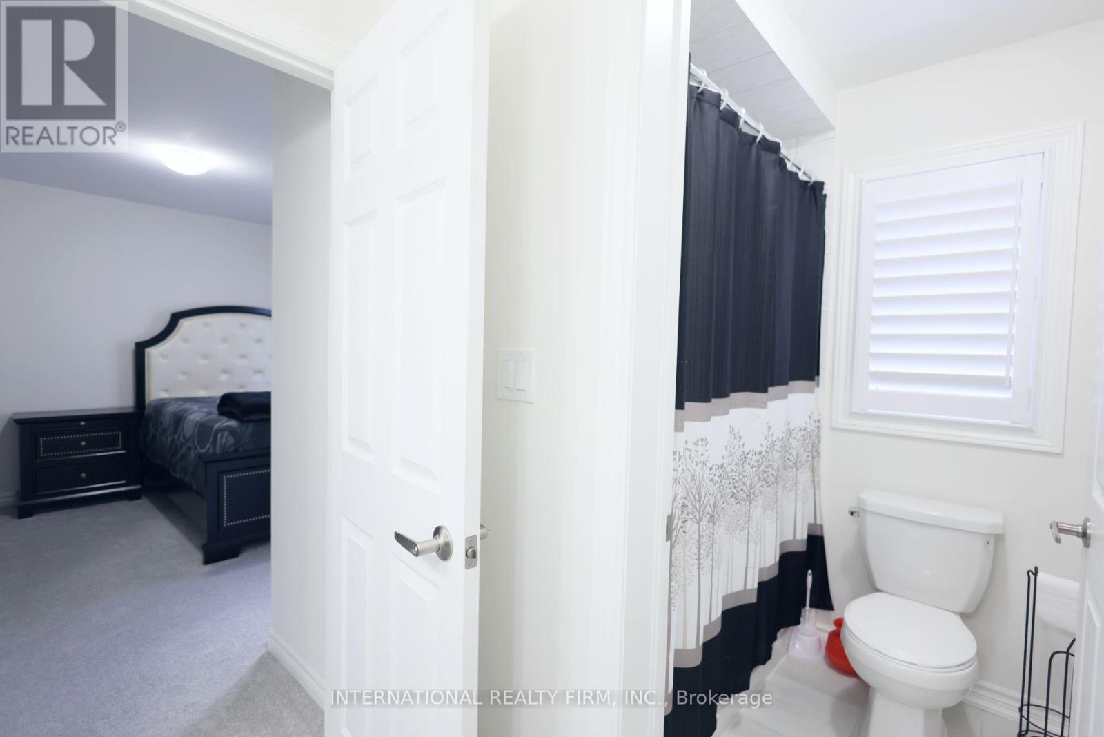 327 Northglen Blvd Boulevard, Clarington, ON - Indoor Photo Showing Bathroom