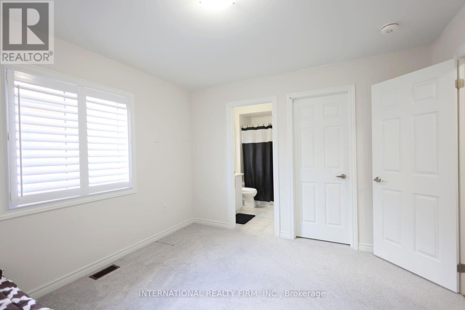 327 Northglen Blvd Boulevard, Clarington, ON - Indoor