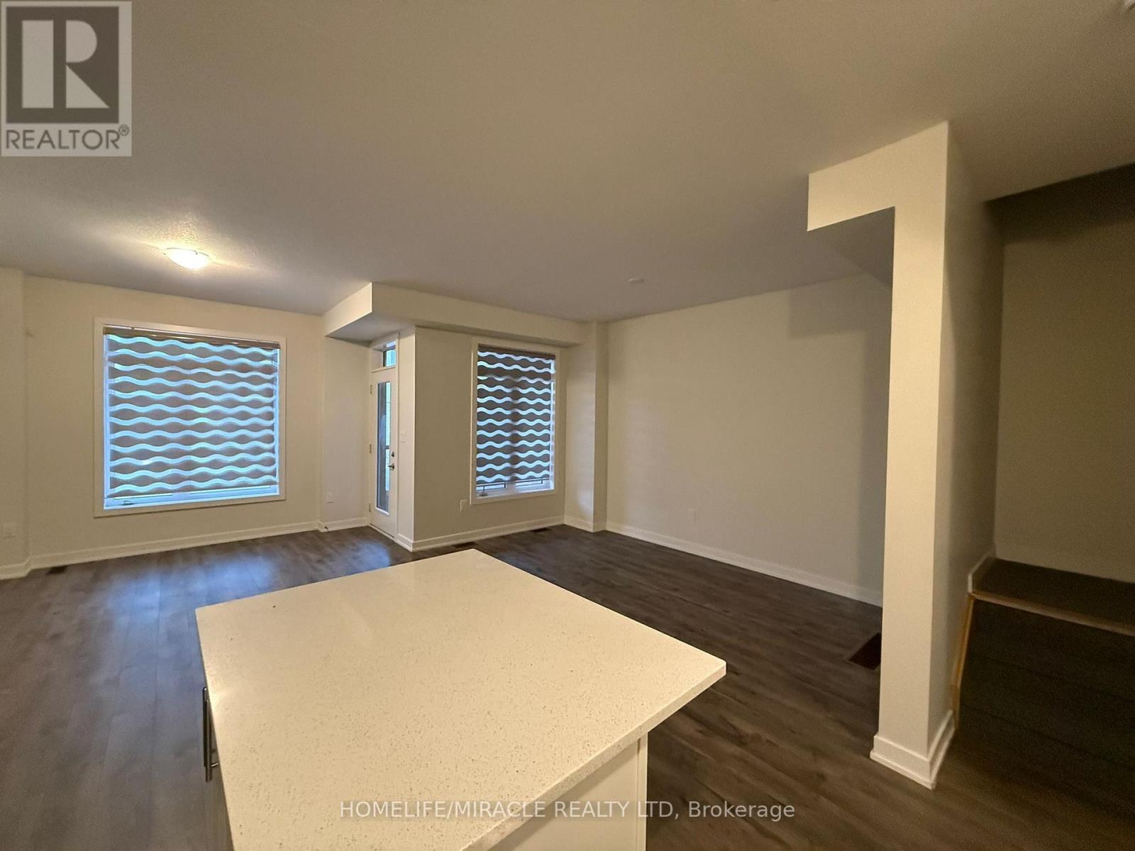 132 - 590 N Service Road, Hamilton, ON - Indoor Photo Showing Other Room