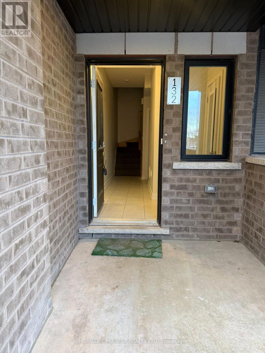 132 - 590 N Service Road, Hamilton, ON - Outdoor With Exterior