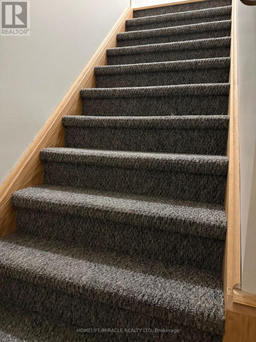 132 - 590 N Service Road, Hamilton, ON - Indoor Photo Showing Other Room