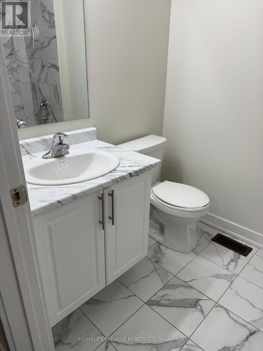 132 - 590 N Service Road, Hamilton, ON - Indoor Photo Showing Bathroom