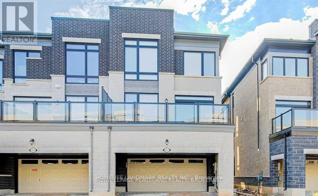 2485 Badger Crescent, Oakville, ON - Outdoor