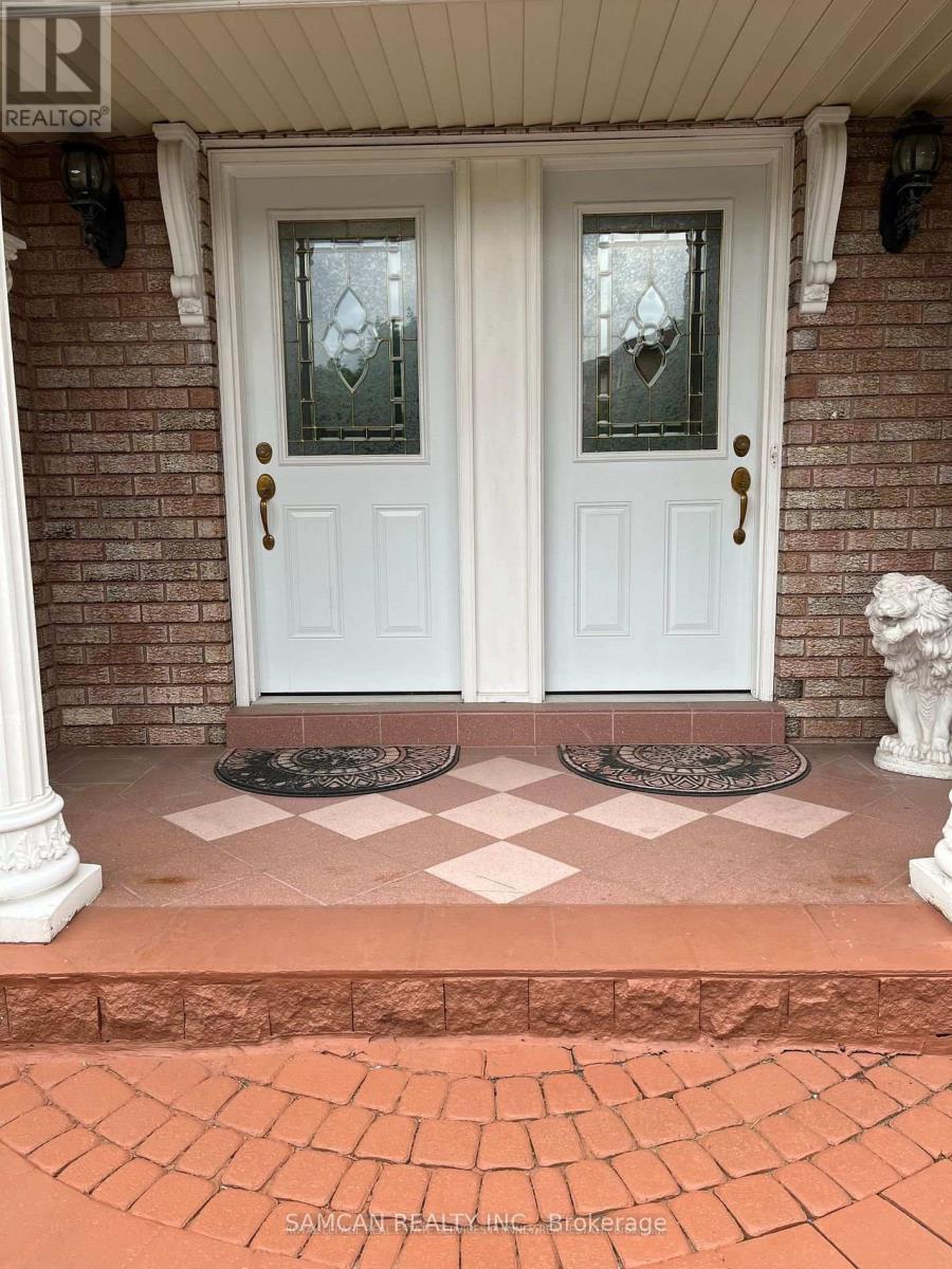 2 - 2470 Wynten Way, Oakville, ON - Outdoor With Exterior