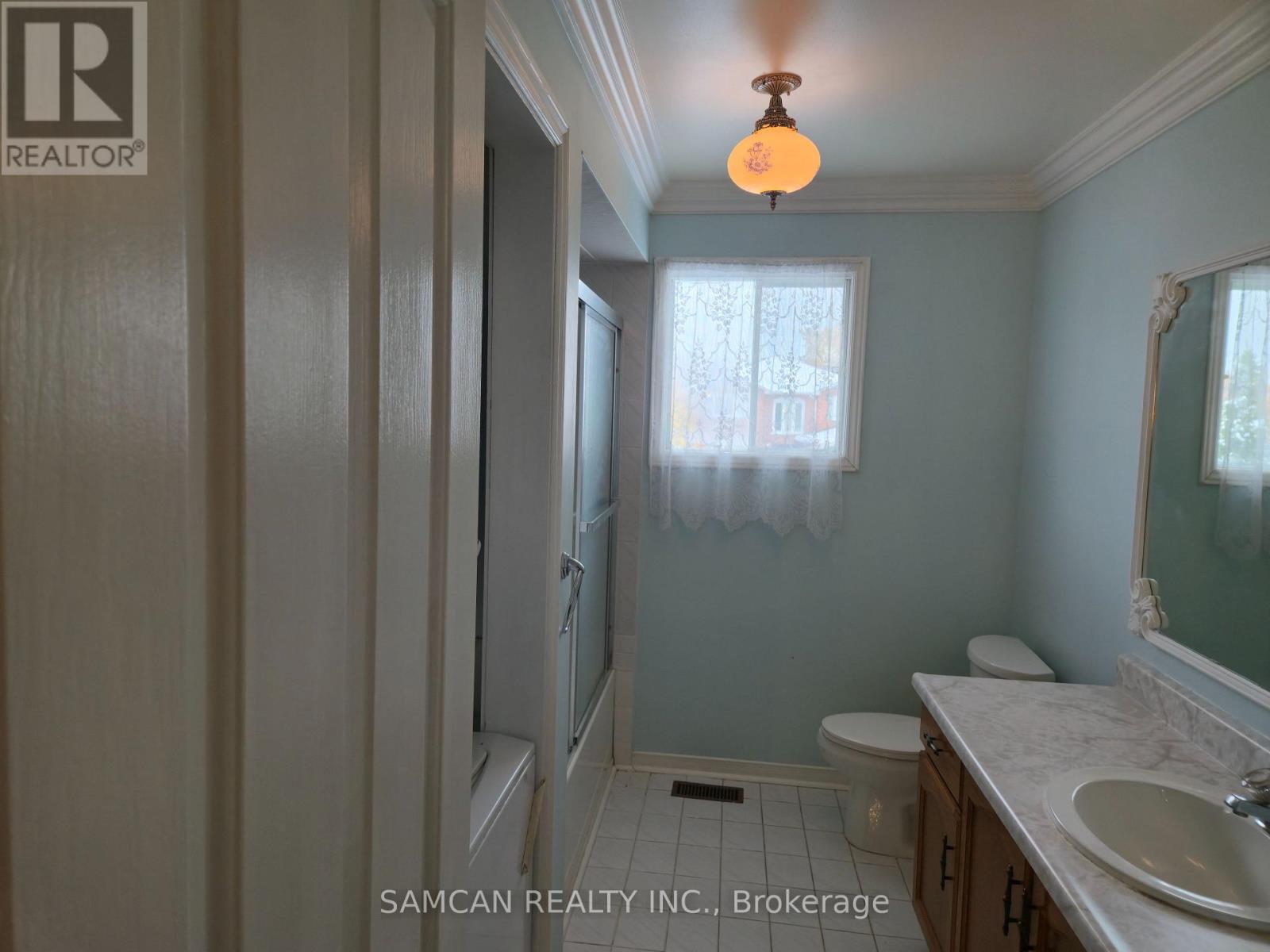 2 - 2470 Wynten Way, Oakville, ON - Indoor Photo Showing Bathroom