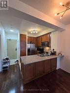 9 Foot Ceiling - Kitchen -