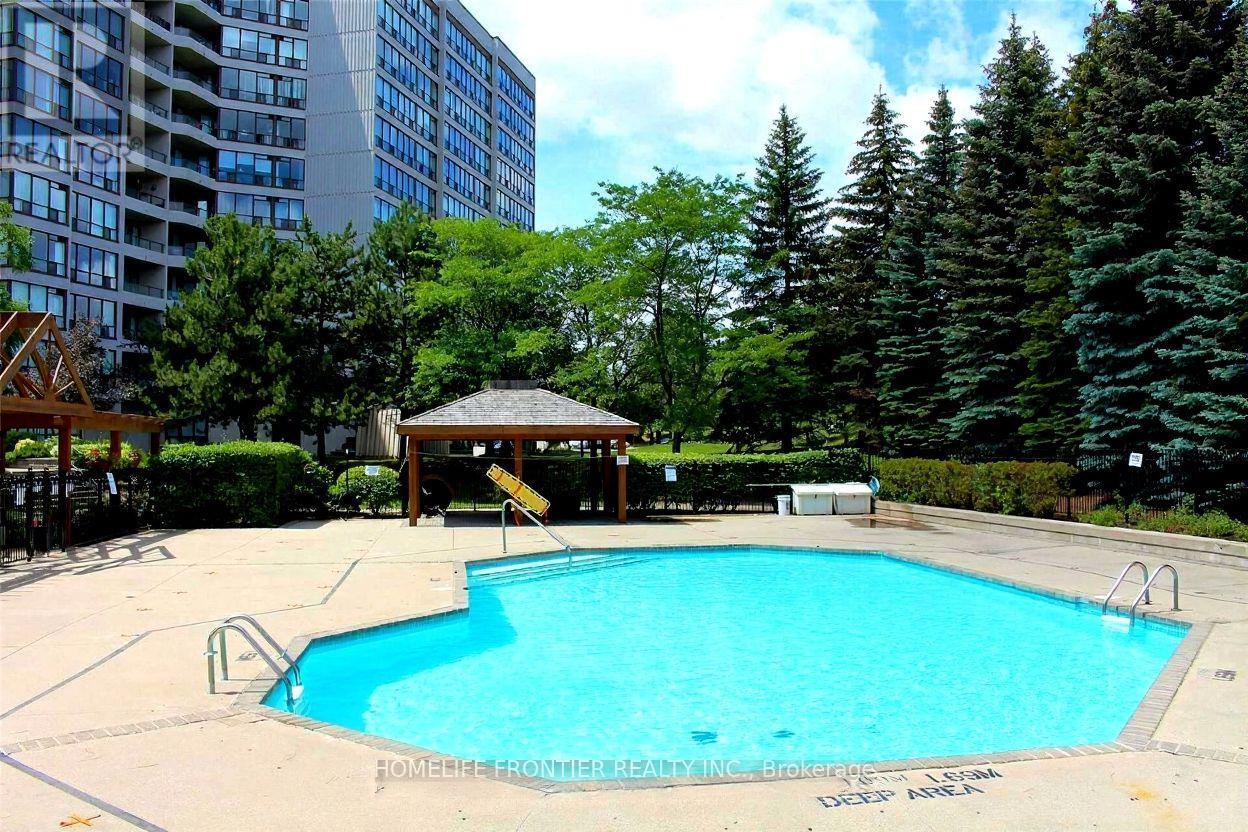 909 - 12 Laurelcrest Street, Brampton, ON - Outdoor With In Ground Pool