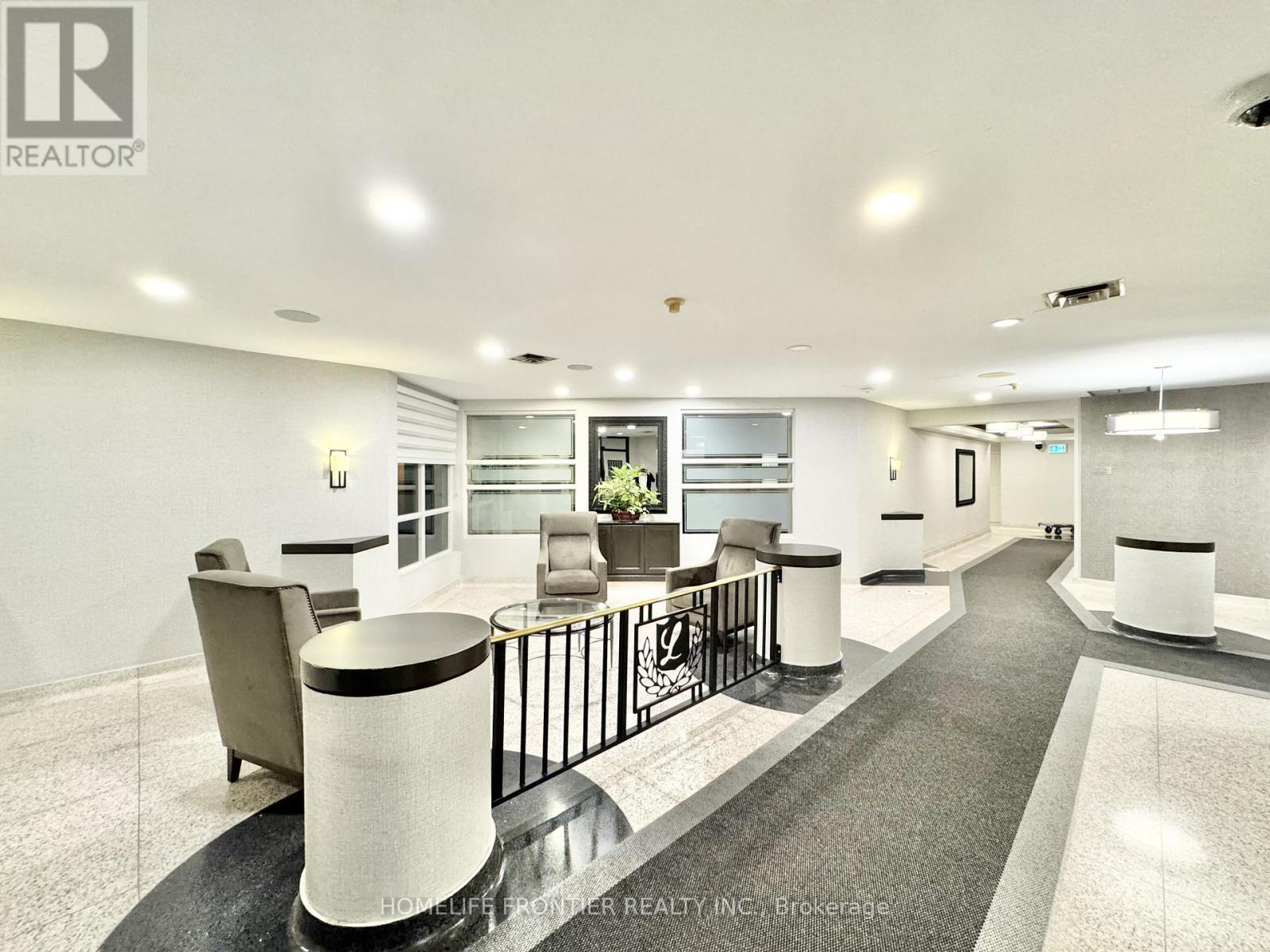 909 - 12 Laurelcrest Street, Brampton, ON - Indoor Photo Showing Other Room