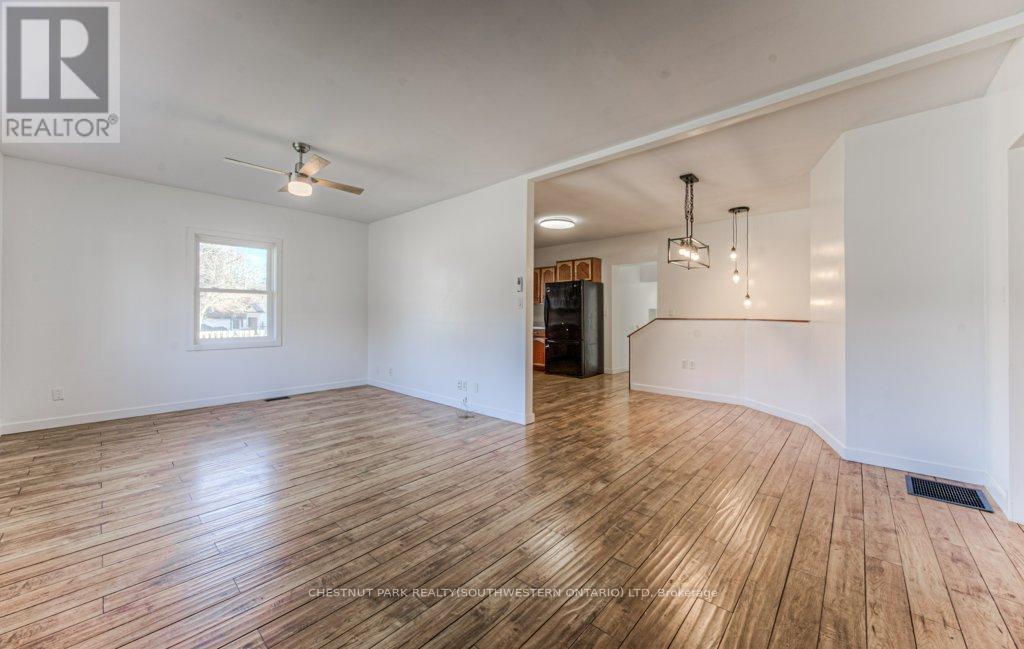 6998 St. Patrick Street, West Perth, ON - Indoor Photo Showing Other Room