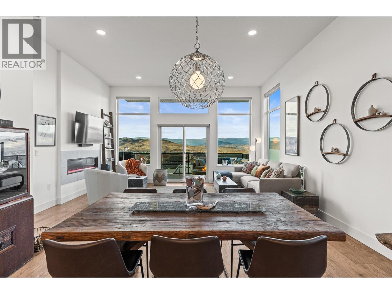 1000 Mt. Robson Place Unit# 37, Vernon, BC - Indoor Photo Showing Dining Room