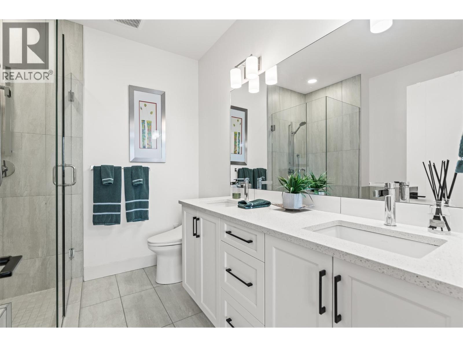 1000 Mt. Robson Place Unit# 37, Vernon, BC - Indoor Photo Showing Bathroom