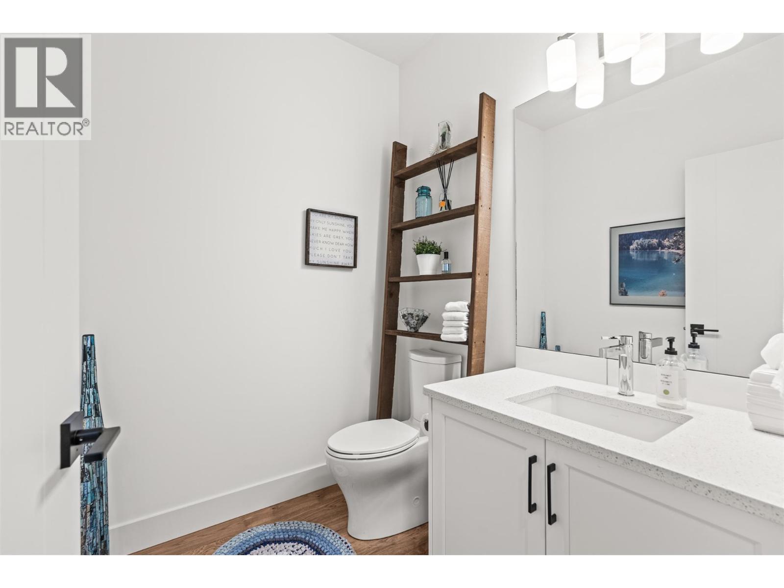 1000 Mt. Robson Place Unit# 37, Vernon, BC - Indoor Photo Showing Bathroom