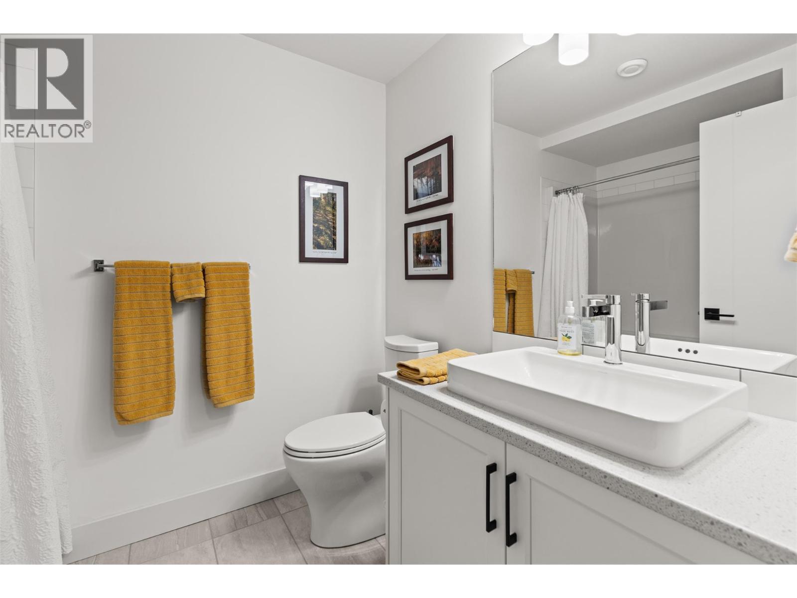 1000 Mt. Robson Place Unit# 37, Vernon, BC - Indoor Photo Showing Bathroom