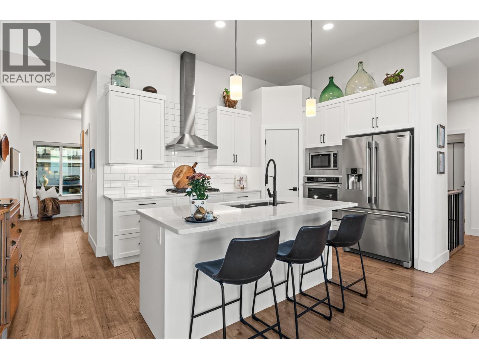 1000 Mt. Robson Place Unit# 37, Vernon, BC - Indoor Photo Showing Kitchen With Stainless Steel Kitchen With Double Sink With Upgraded Kitchen