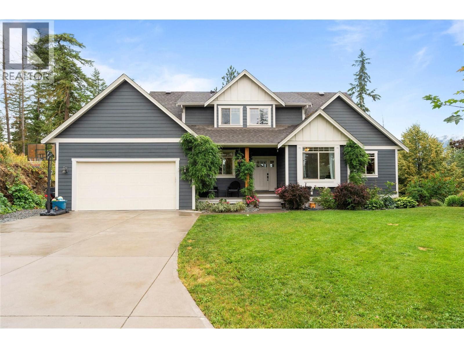 4322 Sharp Road, Spallumcheen, BC - Outdoor With Facade