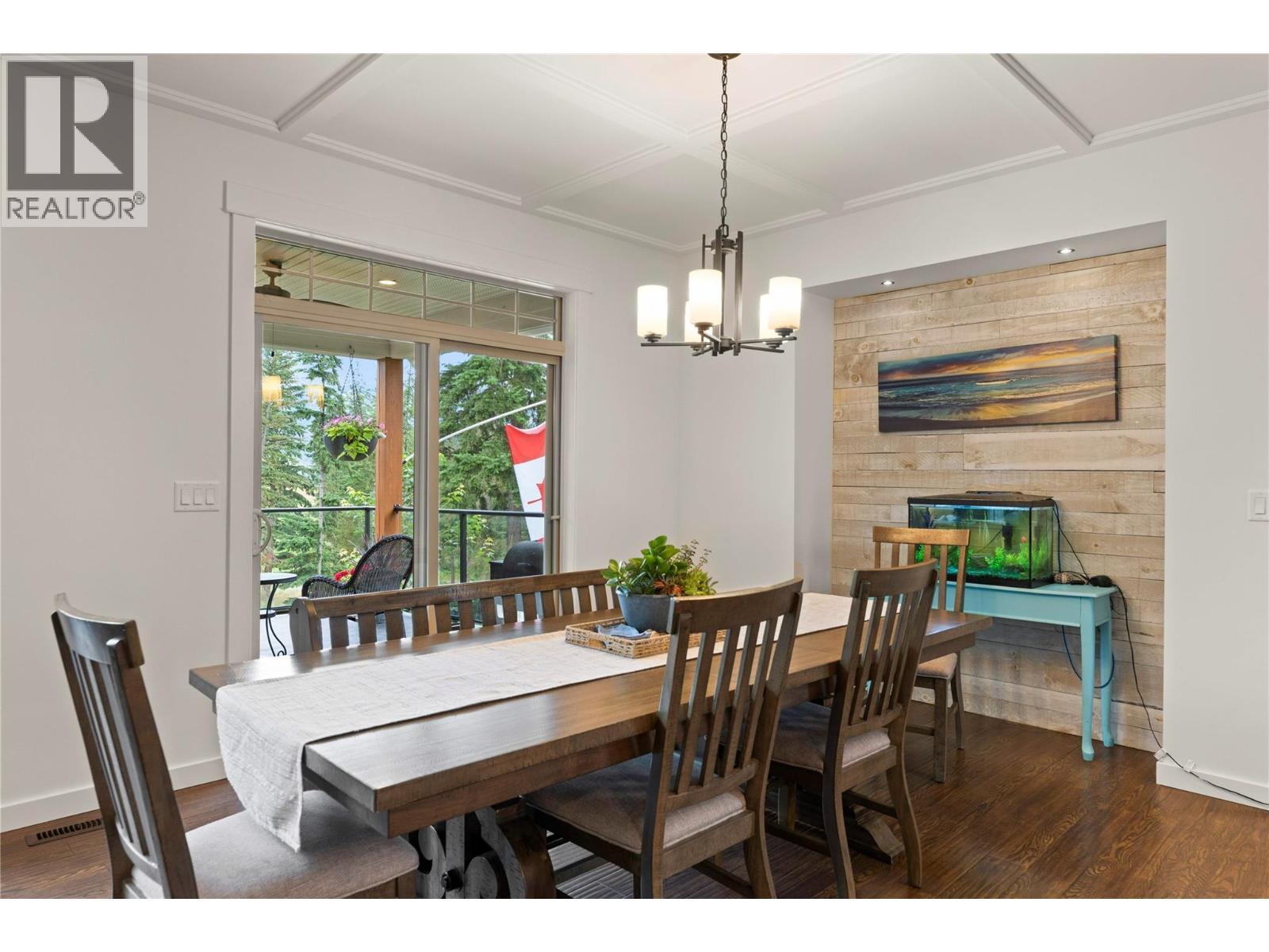 4322 Sharp Road, Spallumcheen, BC - Indoor Photo Showing Dining Room