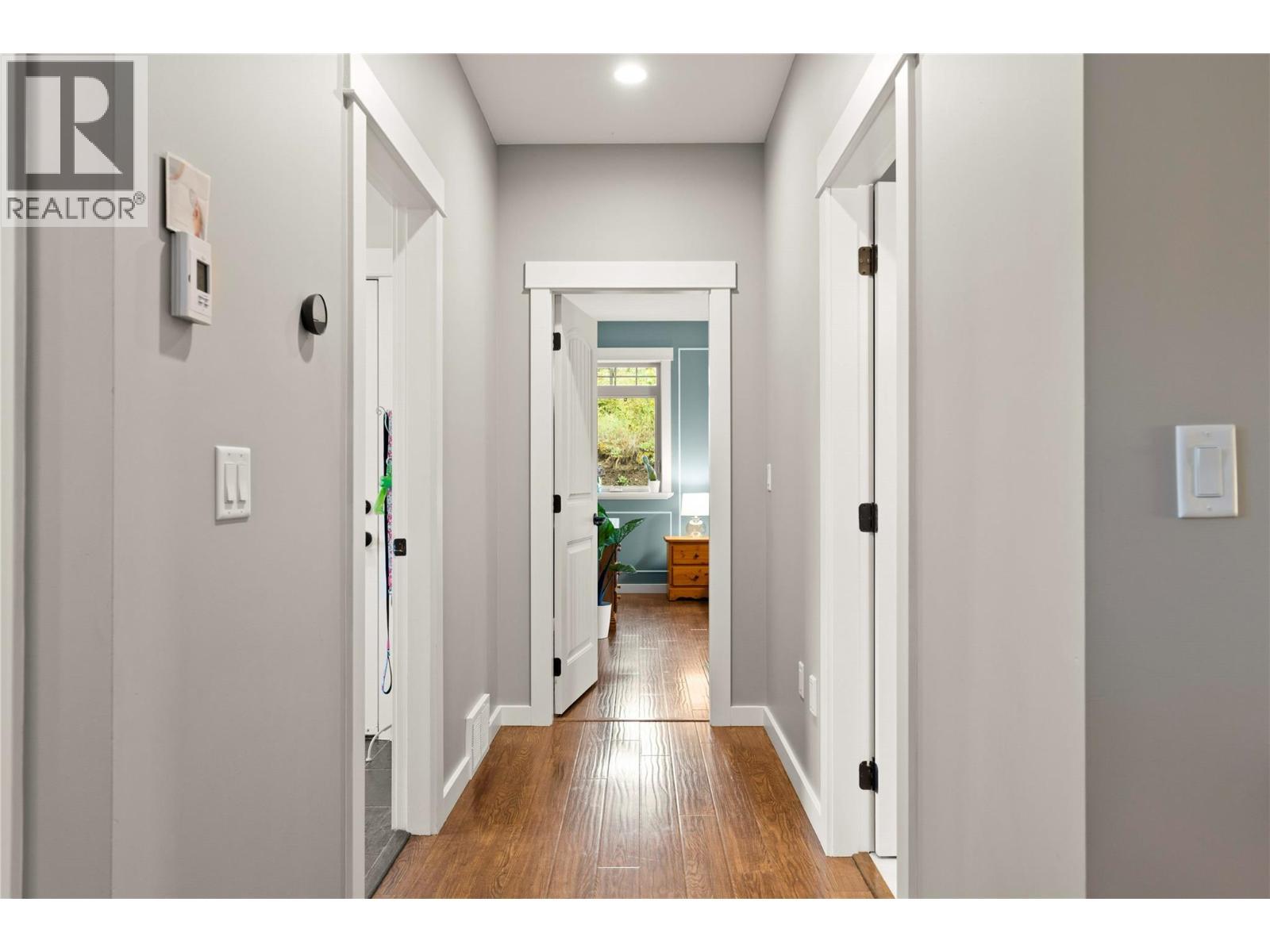 4322 Sharp Road, Spallumcheen, BC - Indoor Photo Showing Other Room