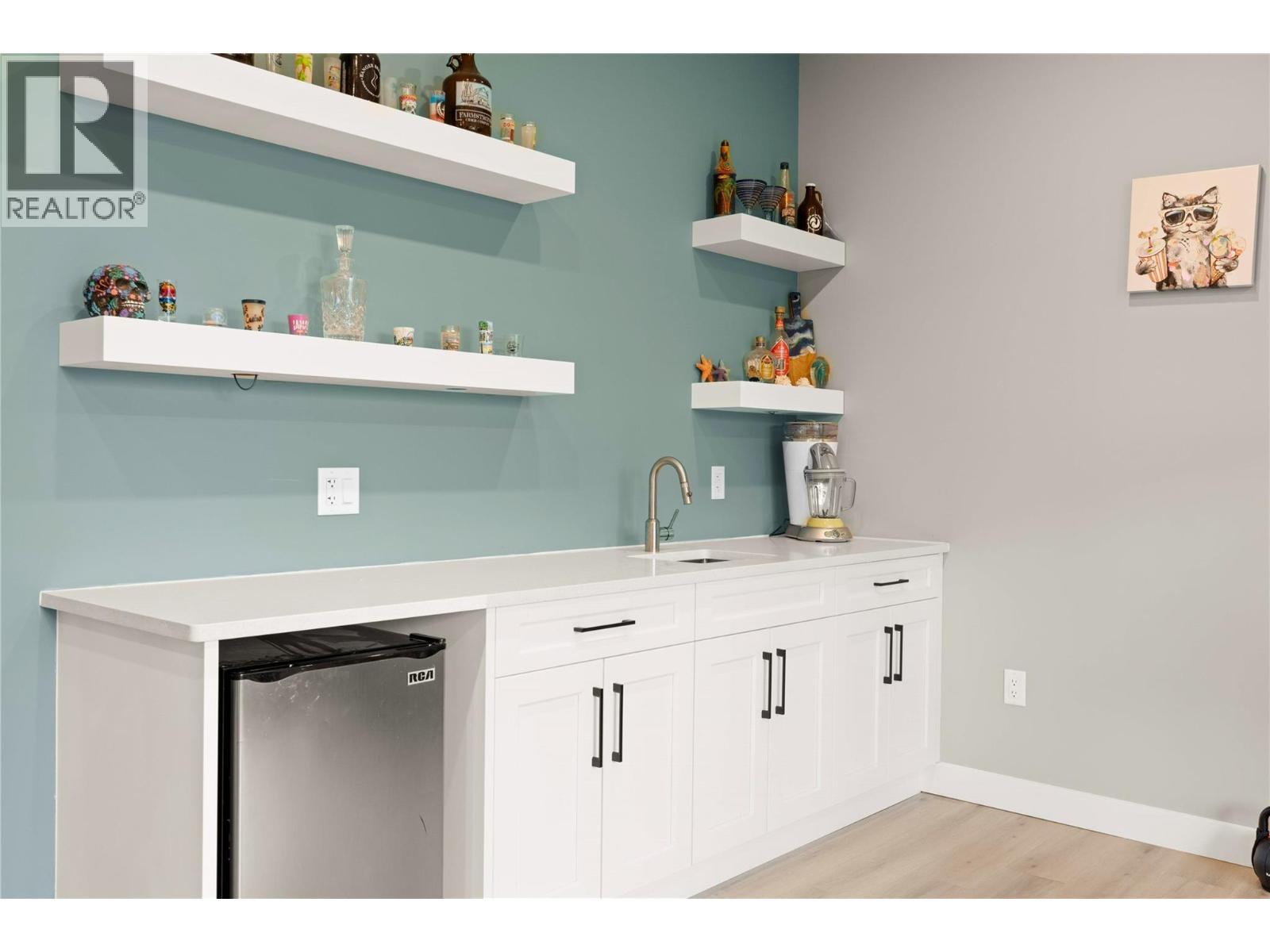 4322 Sharp Road, Spallumcheen, BC - Indoor