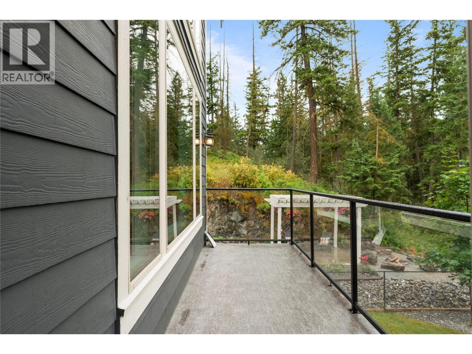 4322 Sharp Road, Spallumcheen, BC - Outdoor With Exterior