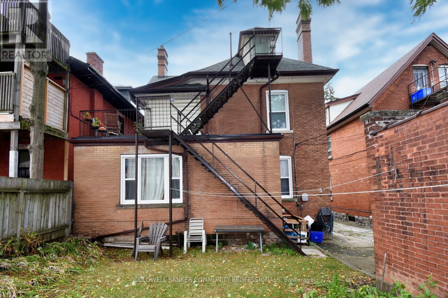 461 Dundurn Street S, Hamilton, ON - Outdoor With Exterior