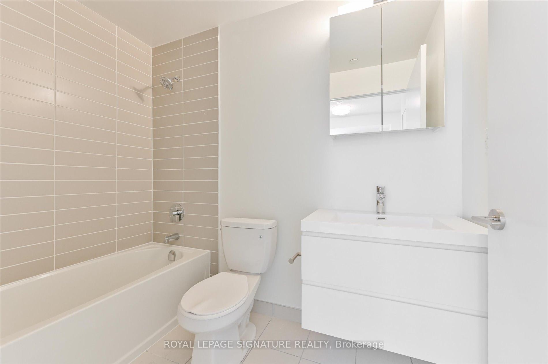 C315-38 Simcoe Promenade, Markham, ON - Indoor Photo Showing Bathroom