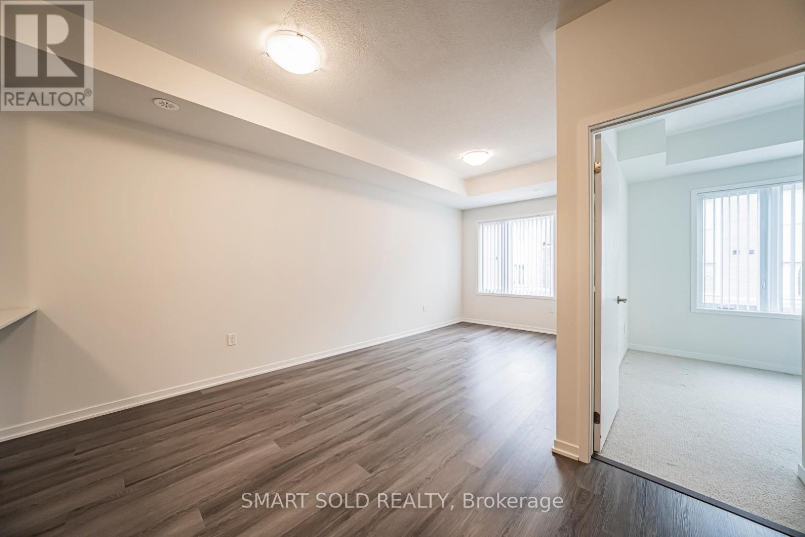 239 - 121 Honeycrisp Crescent, Vaughan, ON - Indoor Photo Showing Other Room