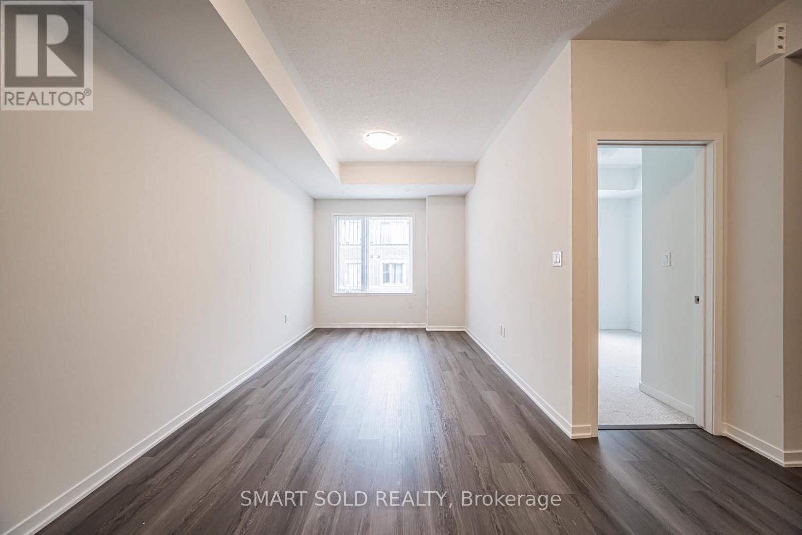 239 - 121 Honeycrisp Crescent, Vaughan, ON - Indoor Photo Showing Other Room