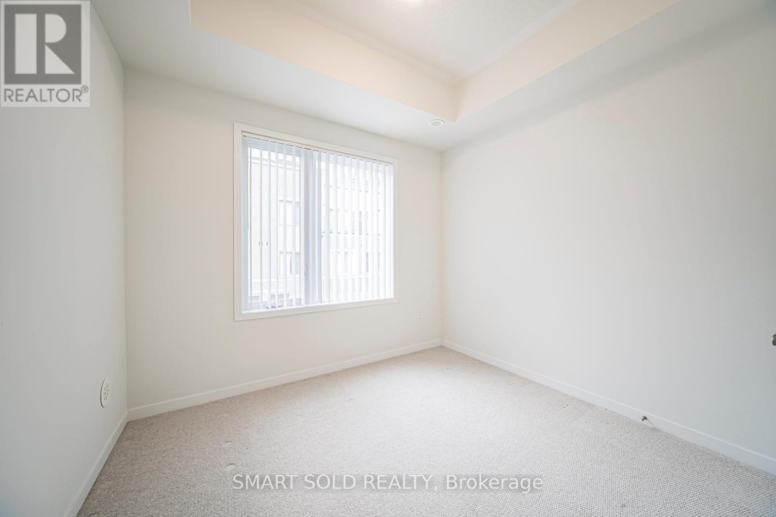 239 - 121 Honeycrisp Crescent, Vaughan, ON - Indoor Photo Showing Other Room