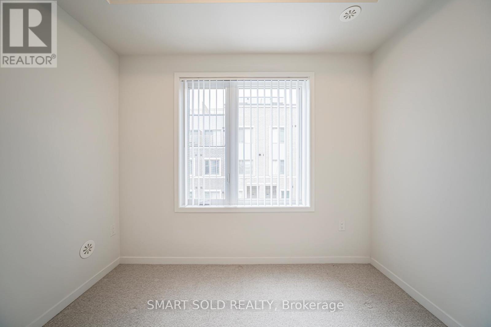 239 - 121 Honeycrisp Crescent, Vaughan, ON - Indoor Photo Showing Other Room