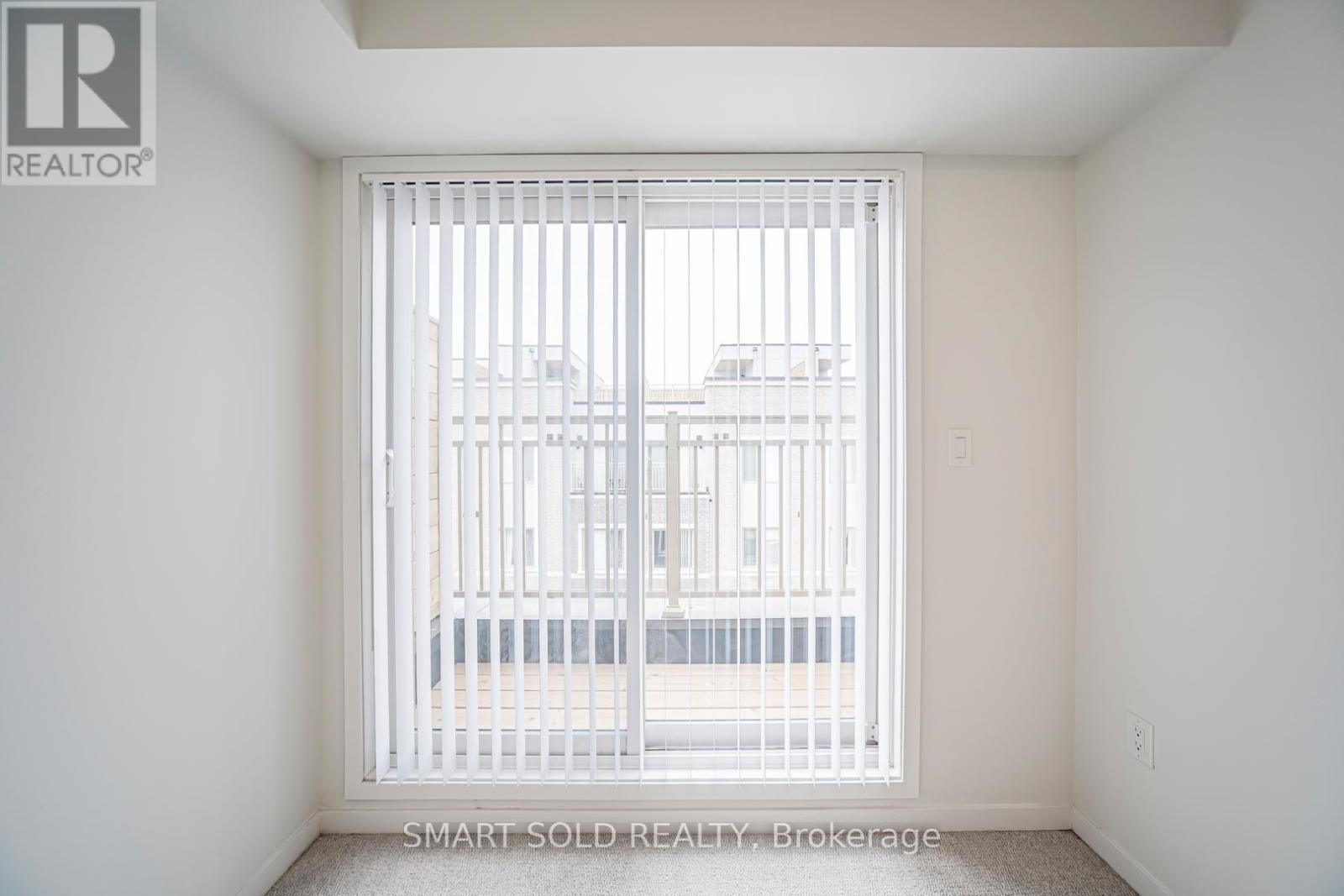 239 - 121 Honeycrisp Crescent, Vaughan, ON - Indoor Photo Showing Other Room