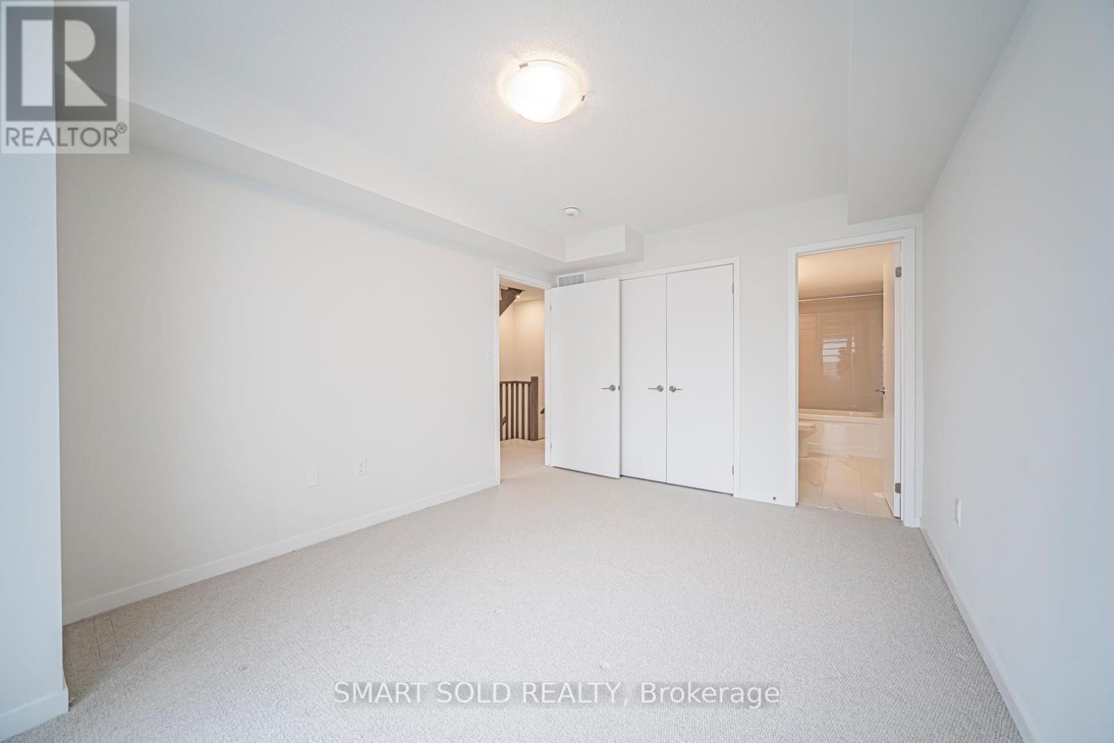 239 - 121 Honeycrisp Crescent, Vaughan, ON - Indoor Photo Showing Other Room