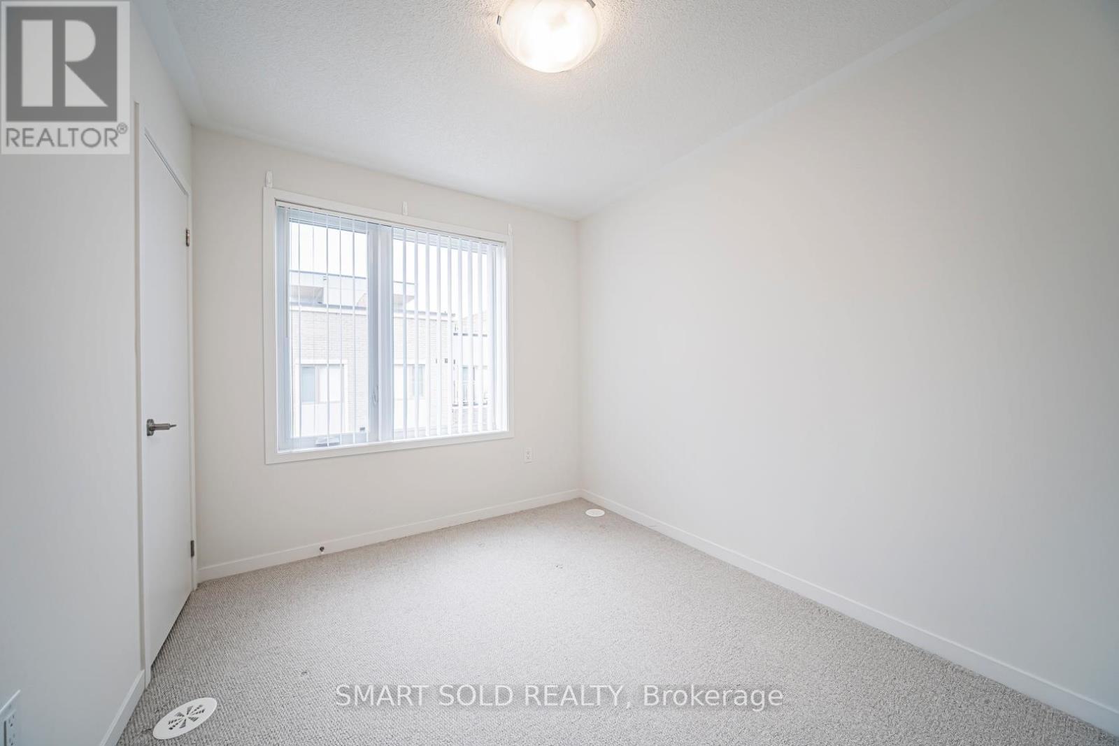 239 - 121 Honeycrisp Crescent, Vaughan, ON - Indoor Photo Showing Other Room