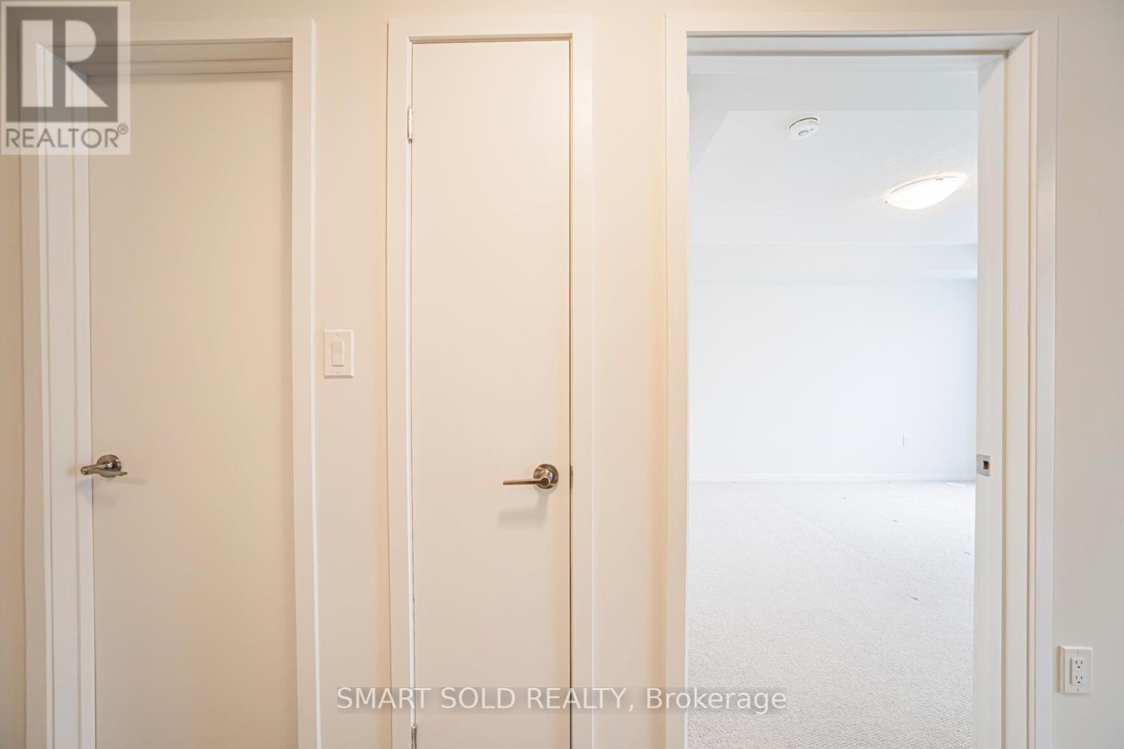 239 - 121 Honeycrisp Crescent, Vaughan, ON - Photo Showing Other Room