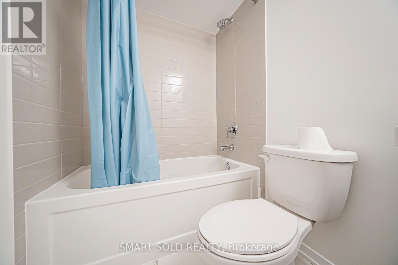 239 - 121 Honeycrisp Crescent, Vaughan, ON - Indoor Photo Showing Bathroom