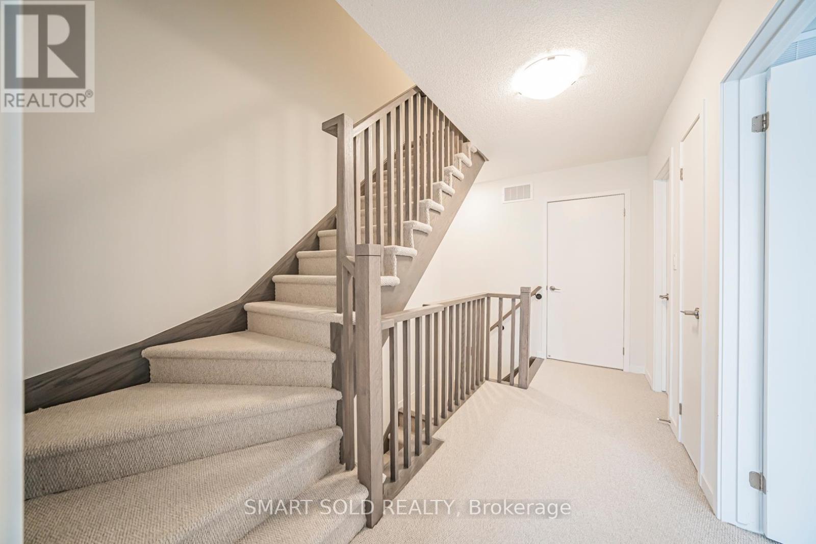239 - 121 Honeycrisp Crescent, Vaughan, ON - Indoor Photo Showing Other Room