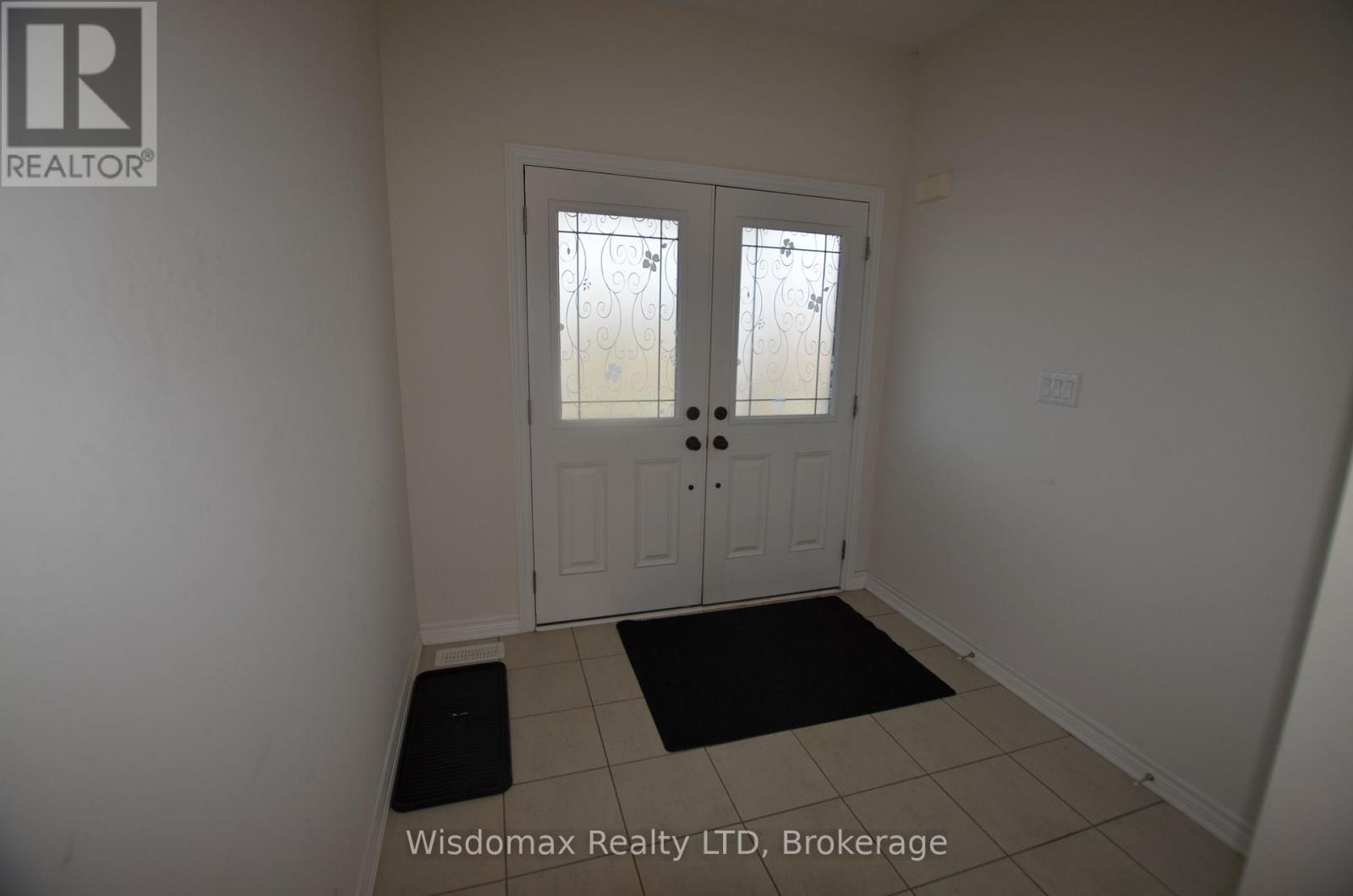 29 Palace Street, Thorold (Thorold Downtown), ON - Indoor Photo Showing Other Room