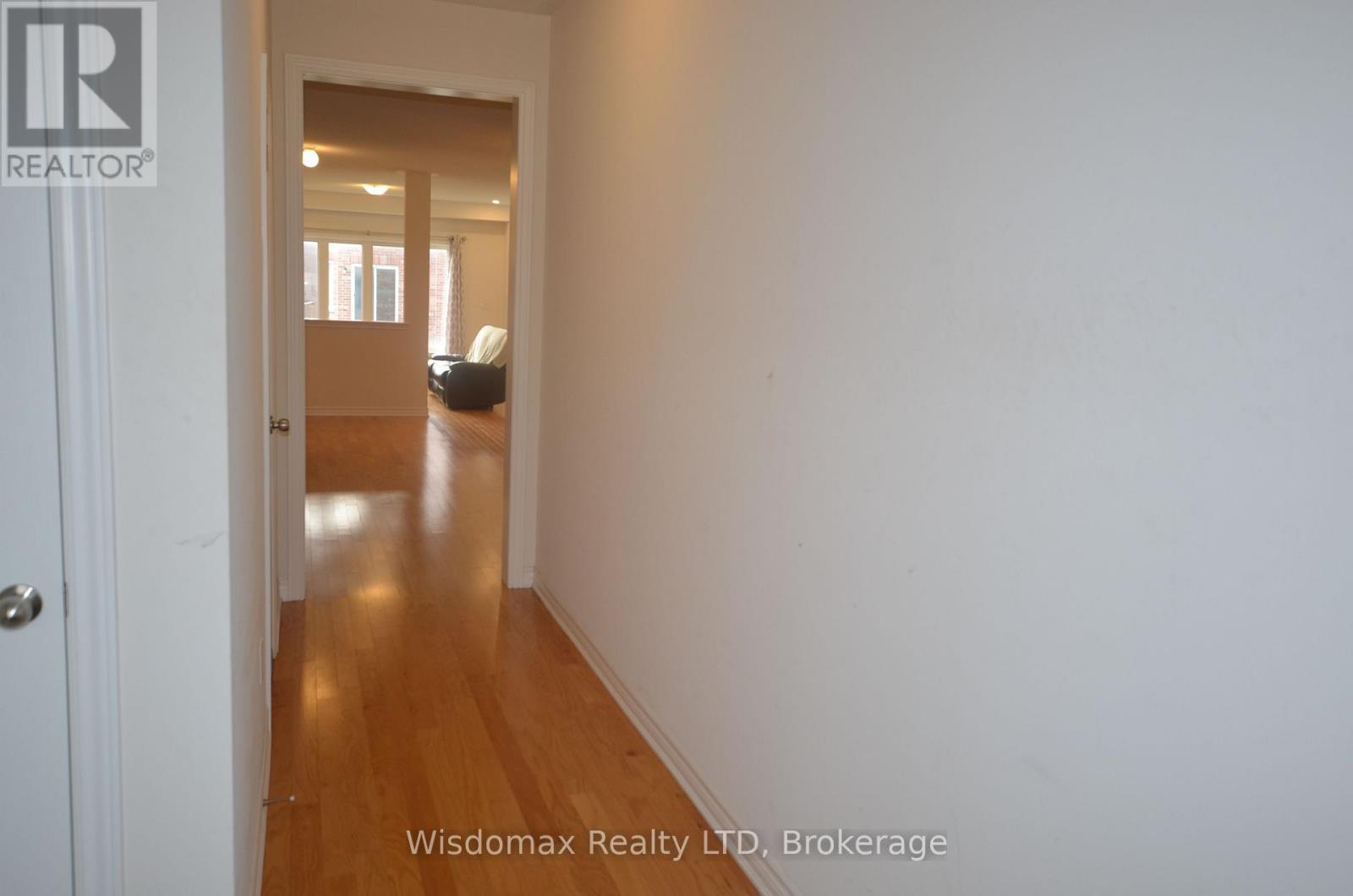 29 Palace Street, Thorold (Thorold Downtown), ON - Indoor Photo Showing Other Room