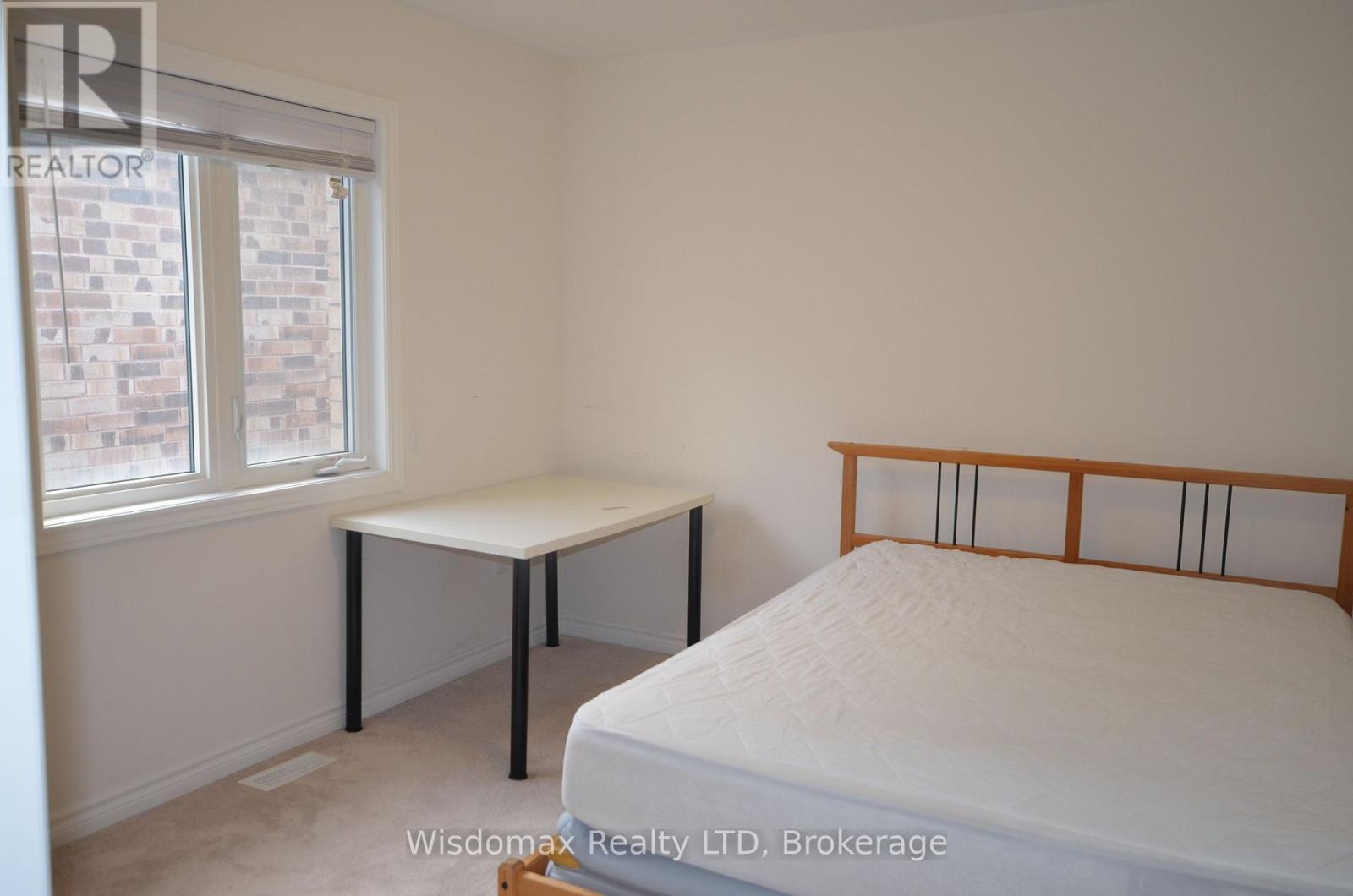 29 Palace Street, Thorold (Thorold Downtown), ON - Indoor Photo Showing Bedroom