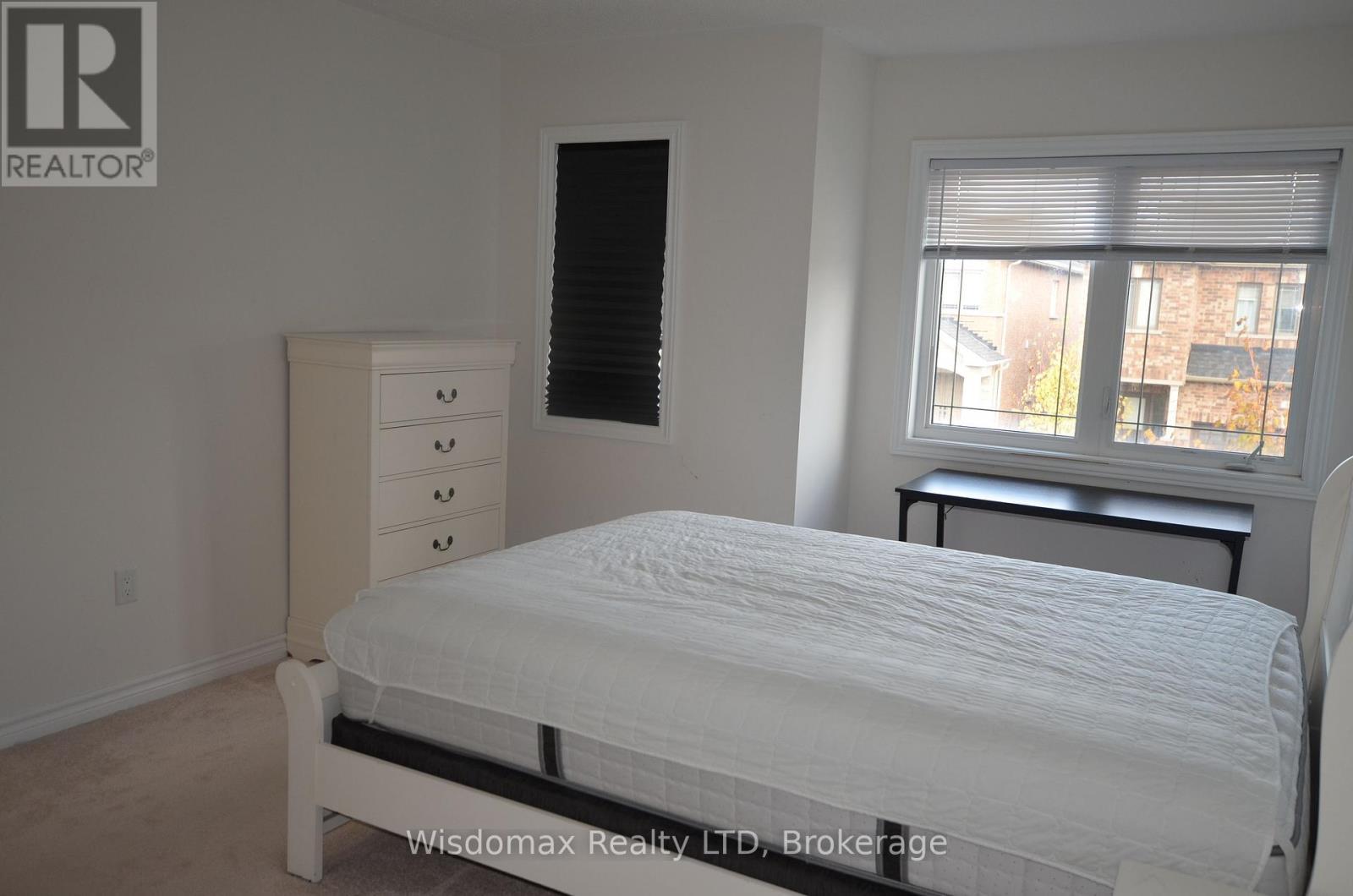29 Palace Street, Thorold (Thorold Downtown), ON - Indoor Photo Showing Bedroom