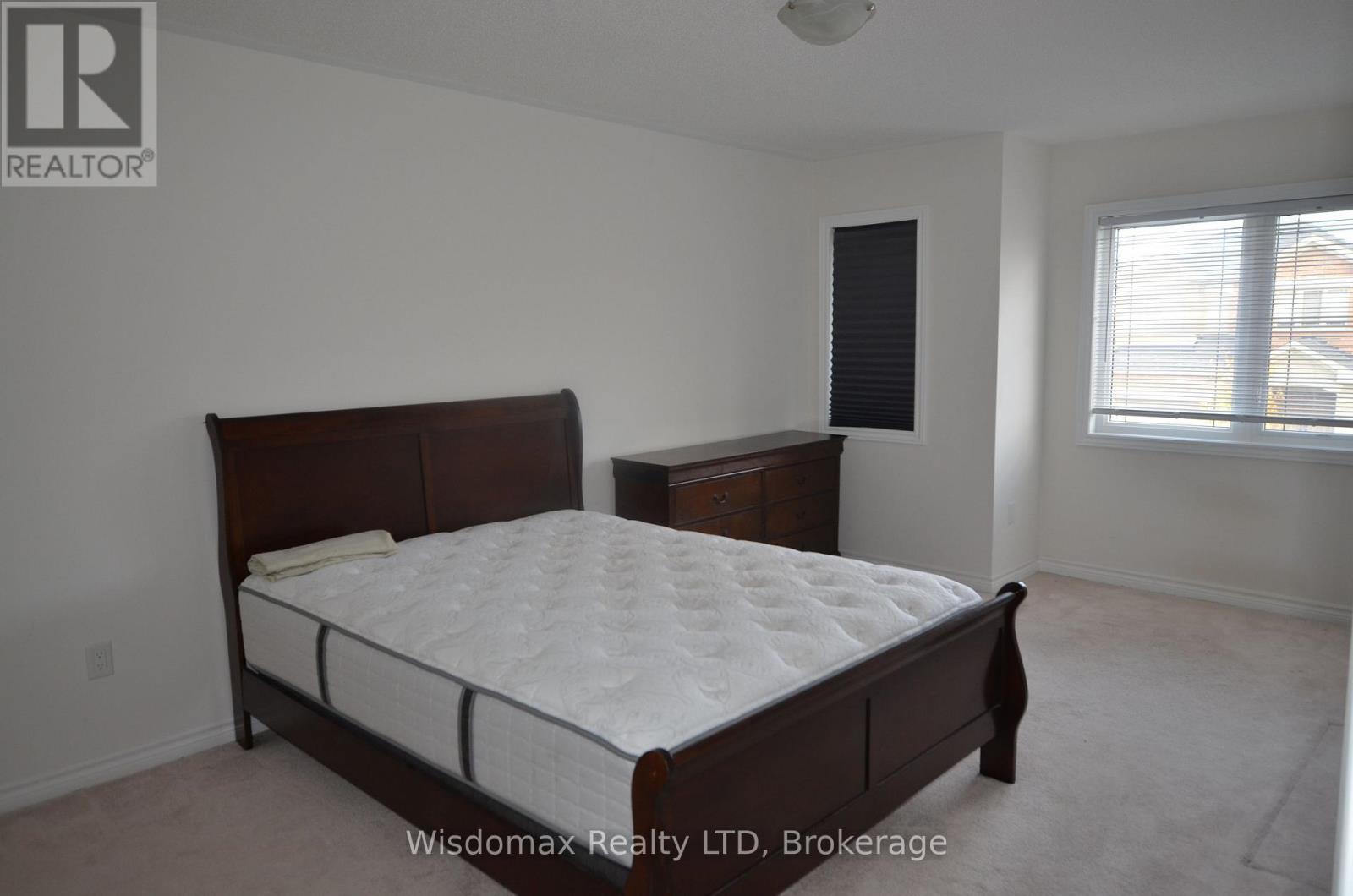 29 Palace Street, Thorold (Thorold Downtown), ON - Indoor Photo Showing Bedroom