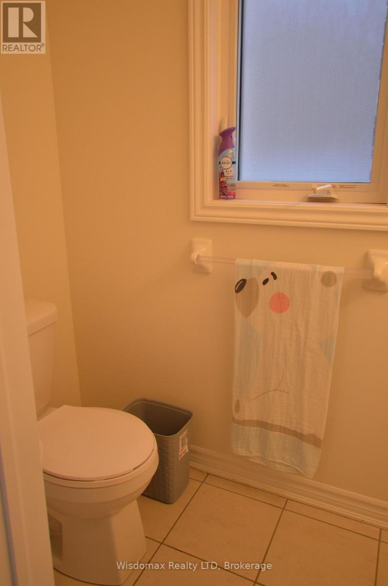 29 Palace Street, Thorold (Thorold Downtown), ON - Indoor Photo Showing Bathroom