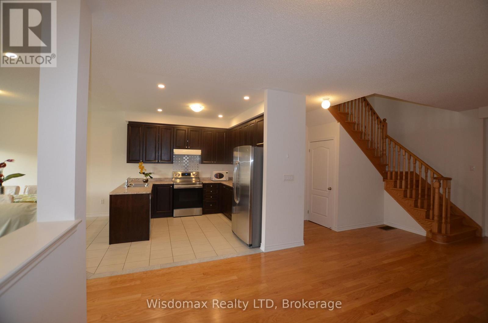 29 Palace Street, Thorold (Thorold Downtown), ON - Indoor Photo Showing Kitchen