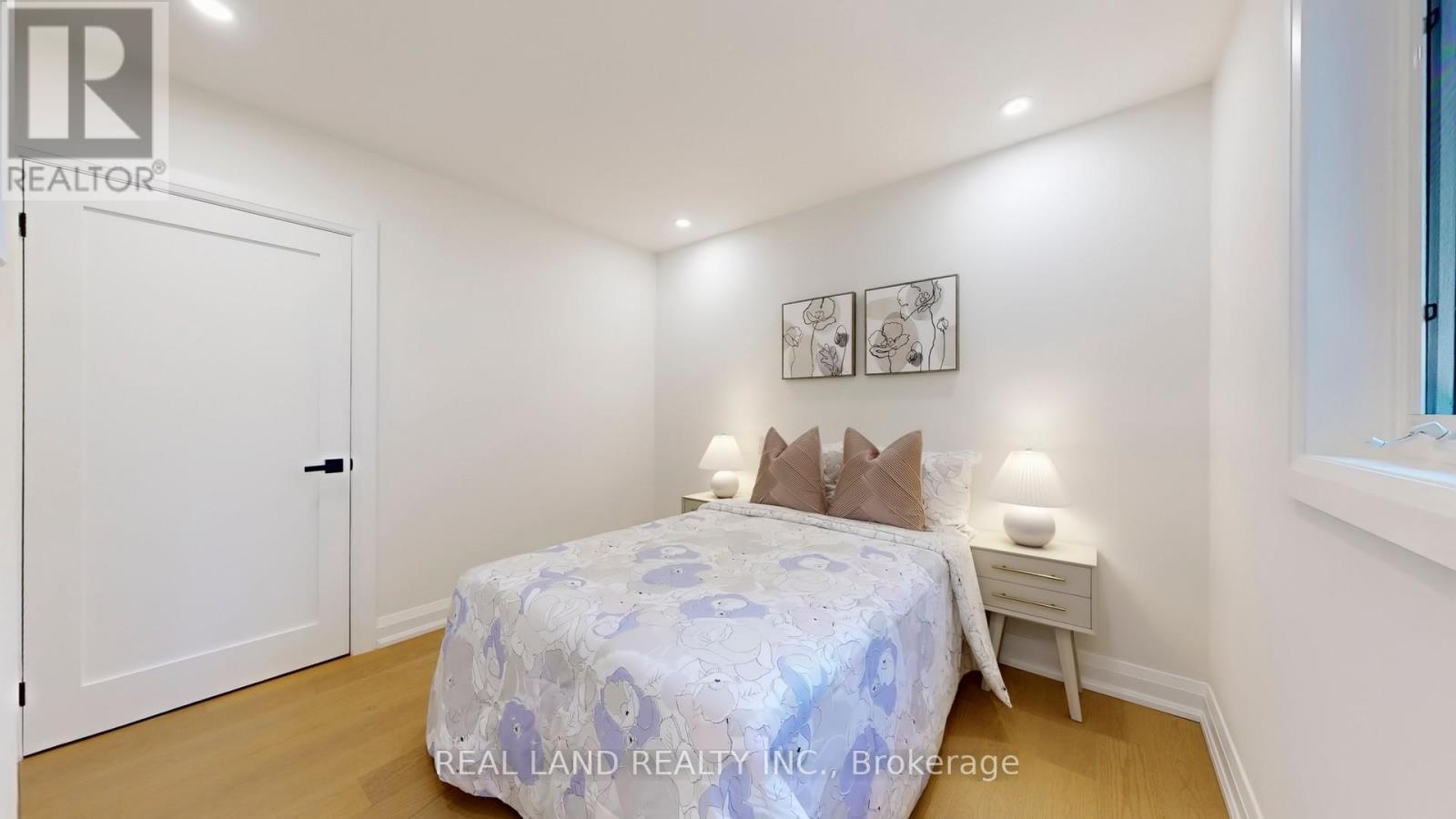 38 Cresthaven Drive, Toronto, ON - Indoor Photo Showing Bedroom
