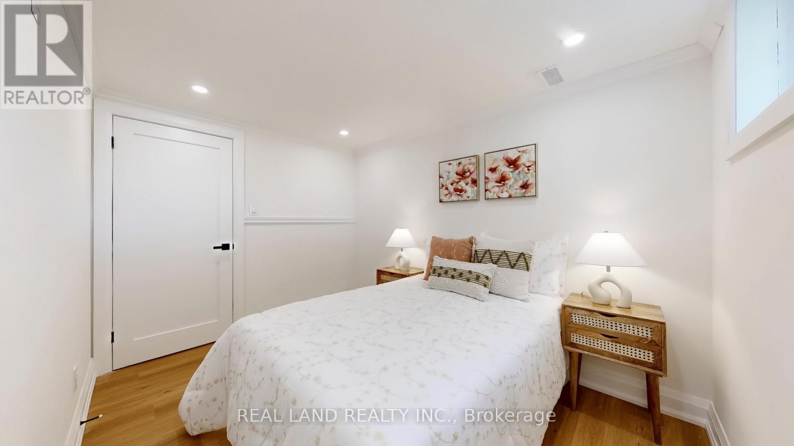 38 Cresthaven Drive, Toronto, ON - Indoor Photo Showing Bedroom