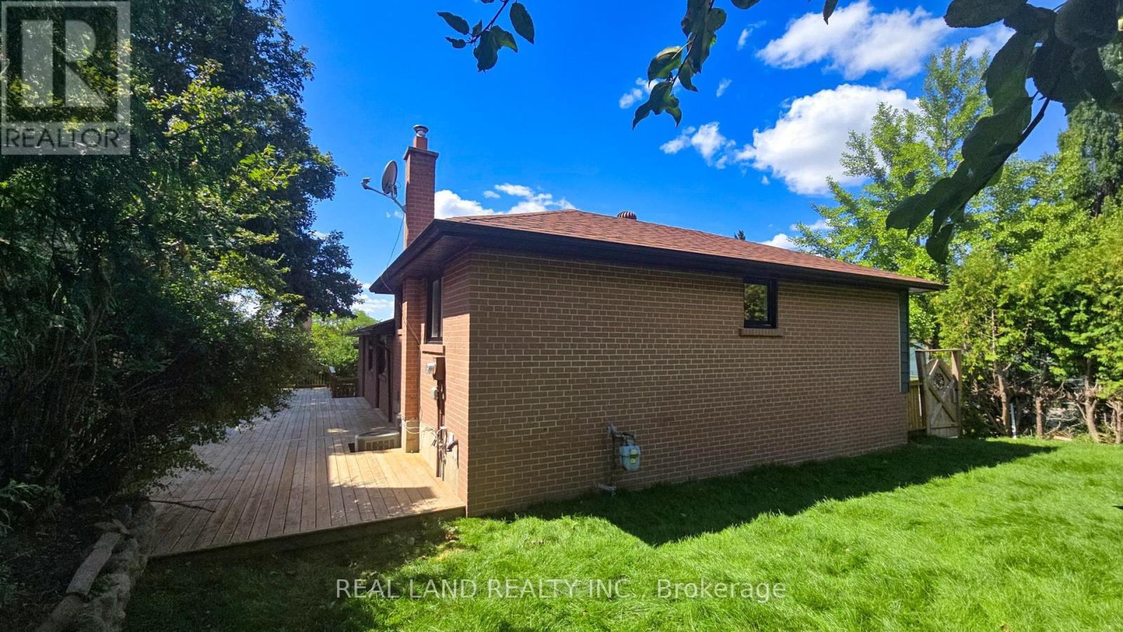 38 Cresthaven Drive, Toronto, ON - Outdoor