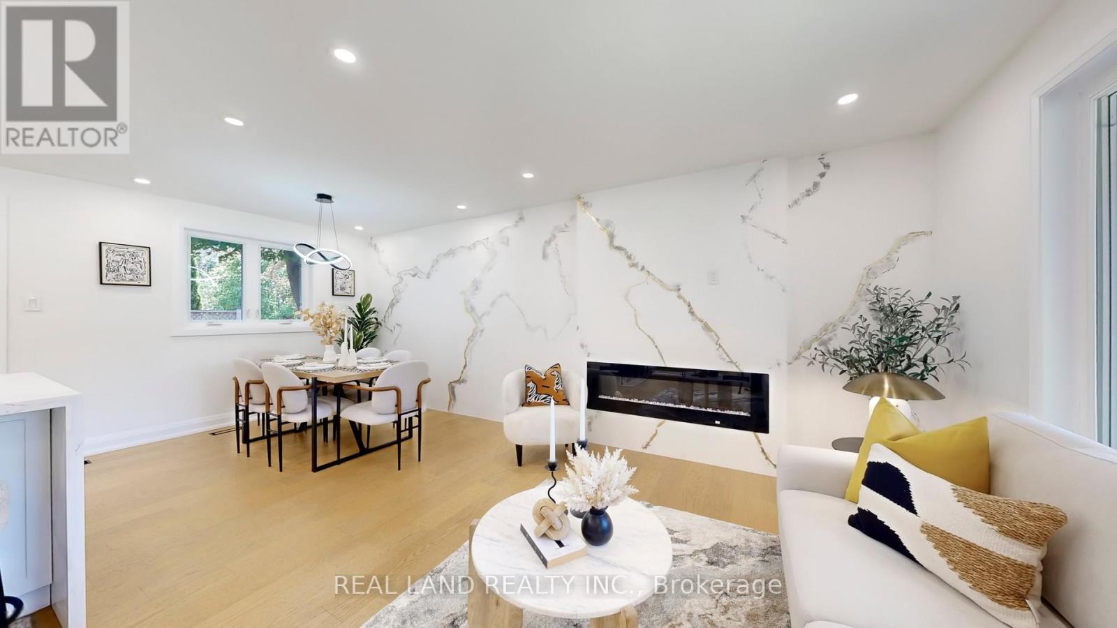 38 Cresthaven Drive, Toronto, ON - Indoor Photo Showing Living Room With Fireplace