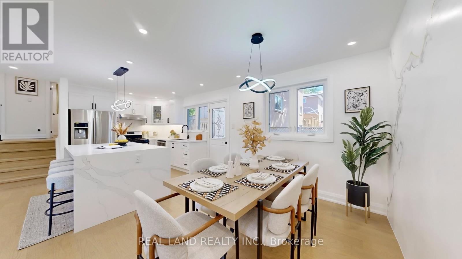 38 Cresthaven Drive, Toronto, ON - Indoor Photo Showing Dining Room