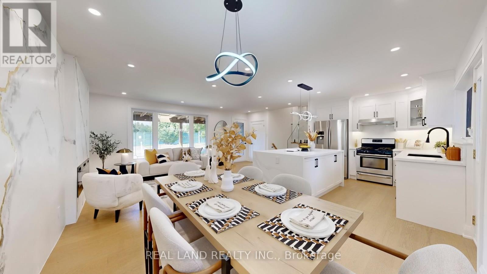 38 Cresthaven Drive, Toronto, ON - Indoor Photo Showing Dining Room