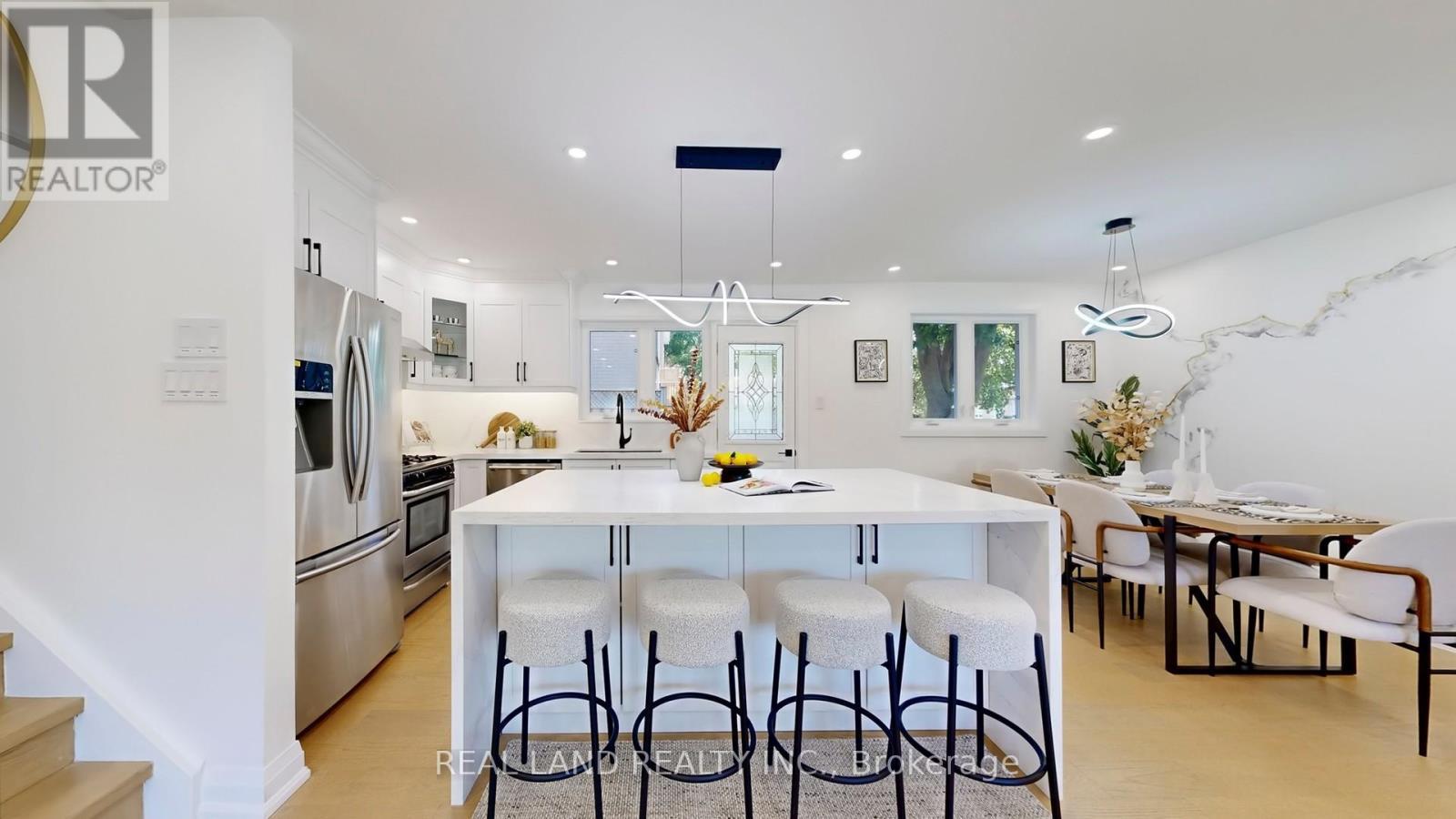 38 Cresthaven Drive, Toronto, ON - Indoor