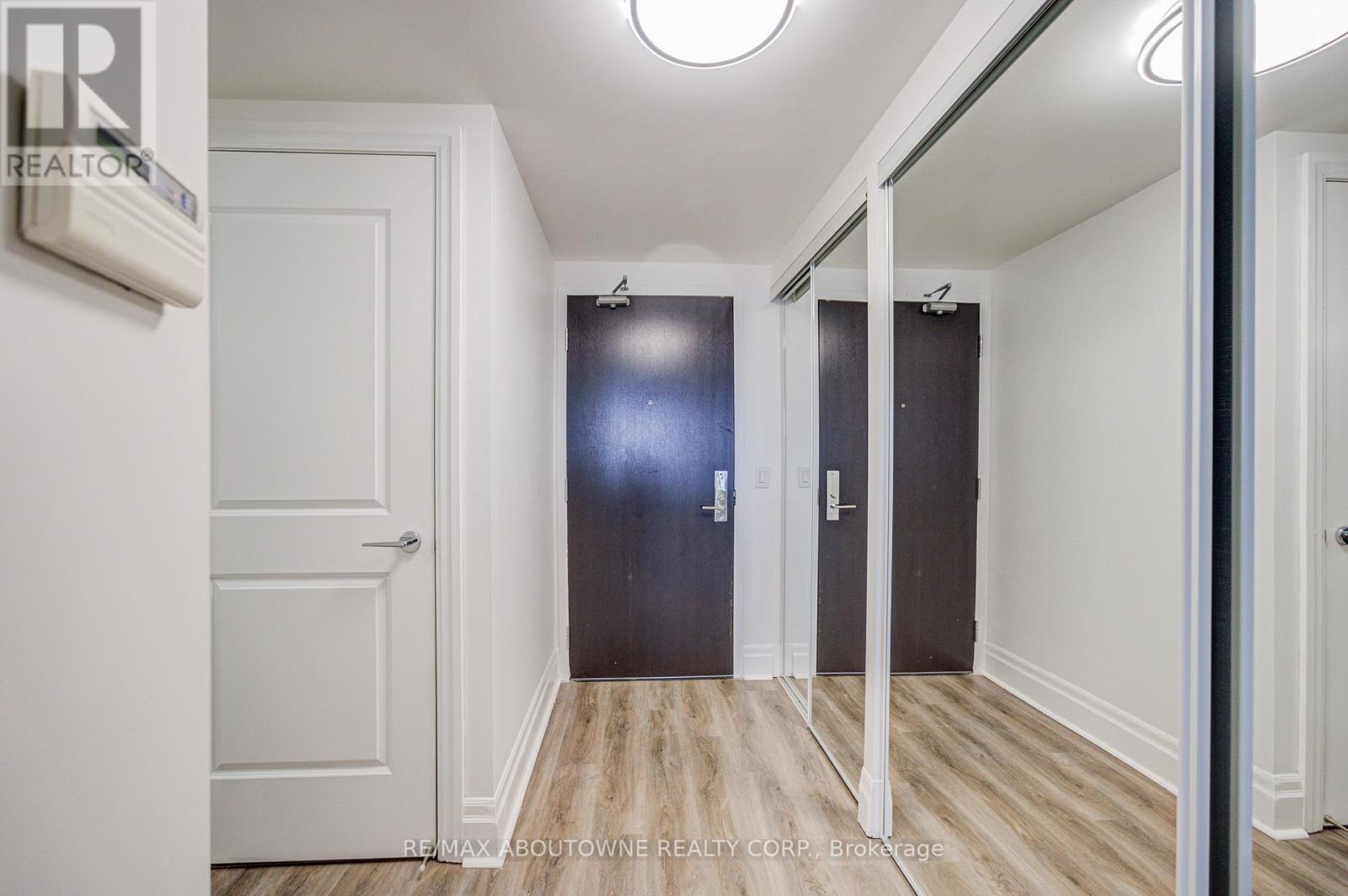 609 - 151 Upper Duke Crescent, Markham, ON - Indoor Photo Showing Other Room